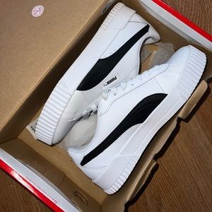 Women’s Puma Sneaker
